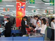 Công ty siêu thị Hà Nội phục vụ nhân dân Thủ đô đón Tết cổ truyền, góp phần bình ổn giá cả thị trường