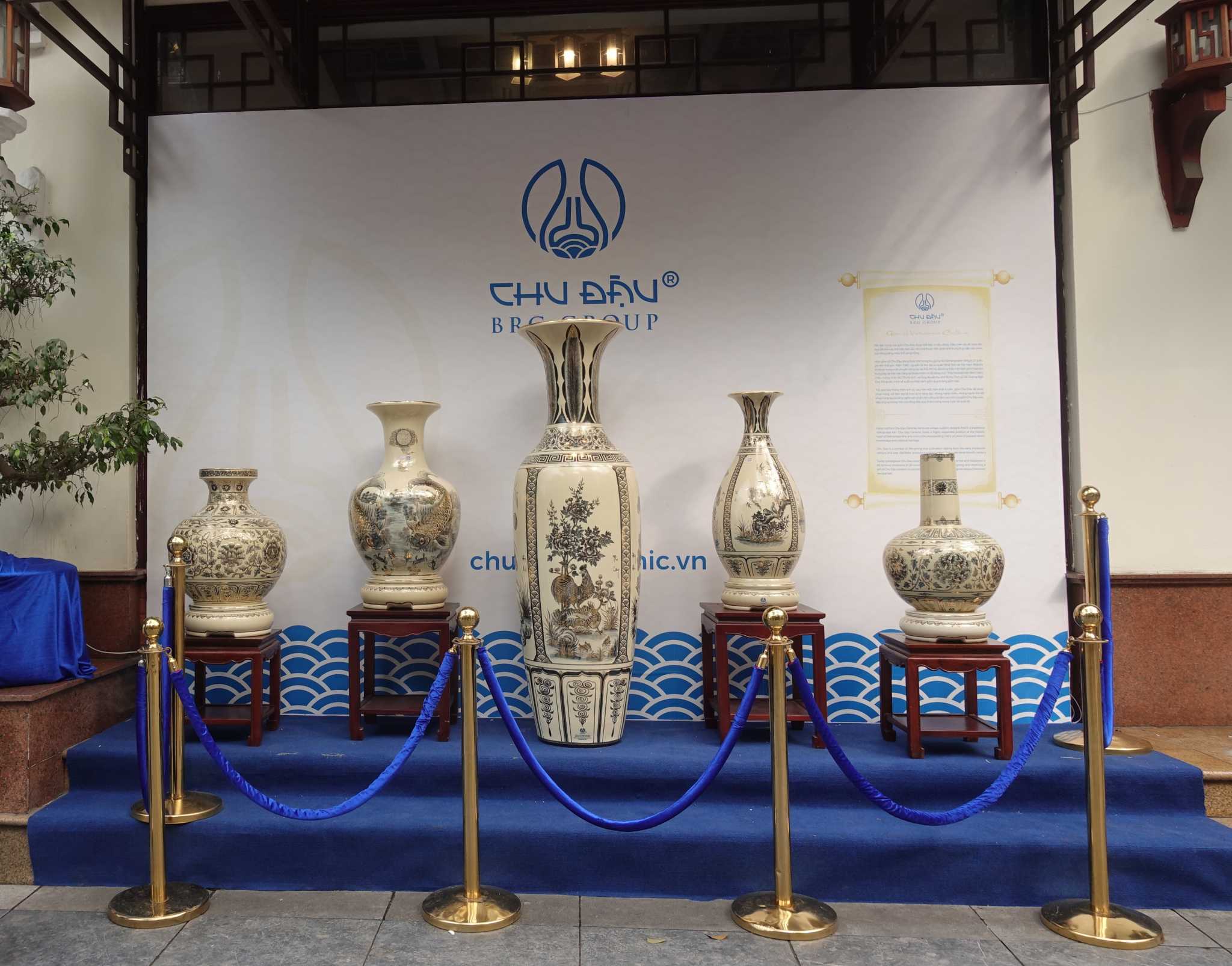 Các-tác-phẩm-gốm-Chu-Đậu-tiêu-biểu-mang-đậm-văn-hóa-Việt-Nam-được-trưng-...